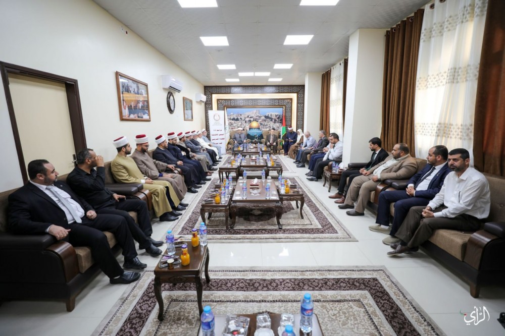 photo_6048539307393794614_y