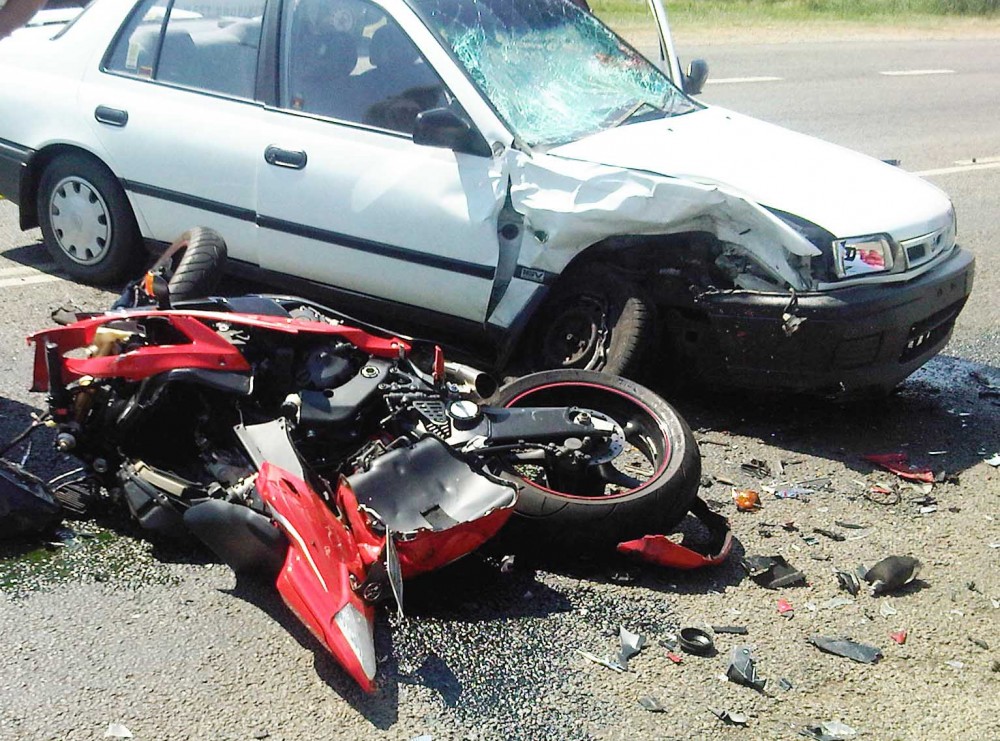 L_d55e0b6Motorbike-accident-Potch
