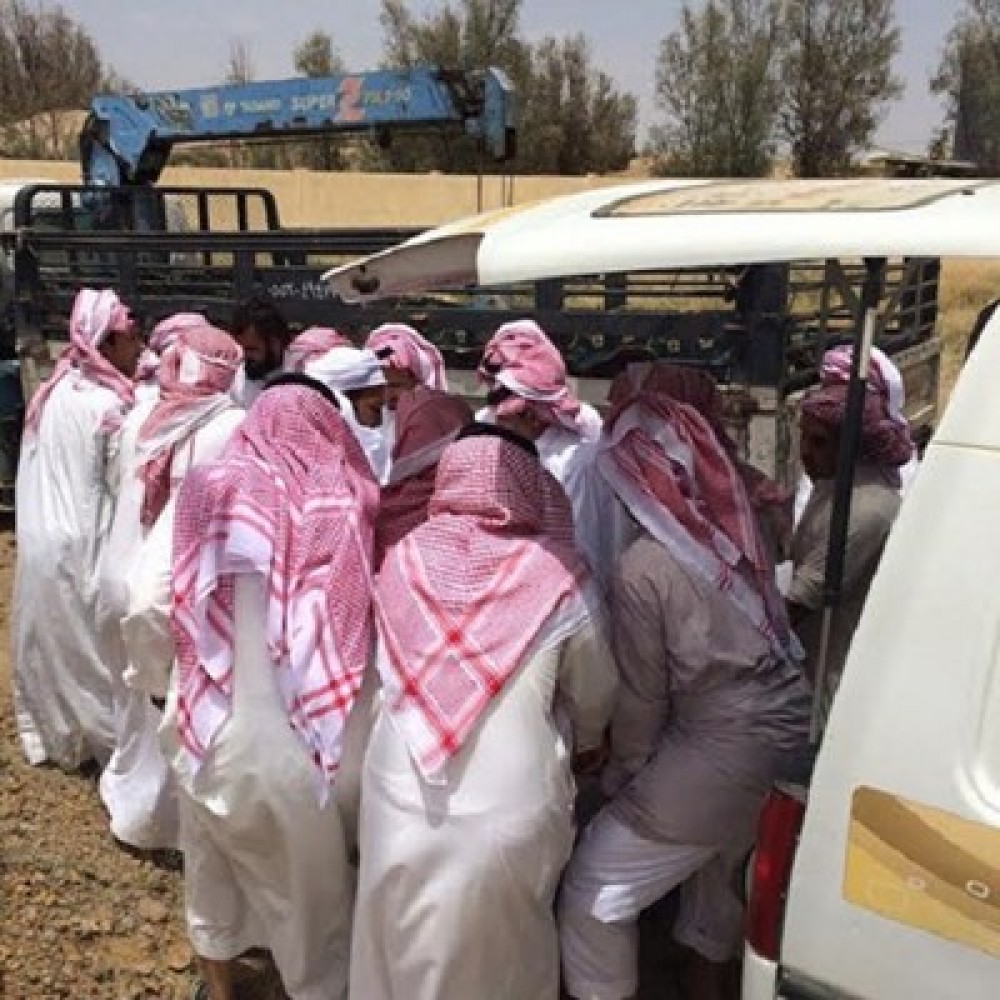خلال نقل جثة سعودي إلى القبر