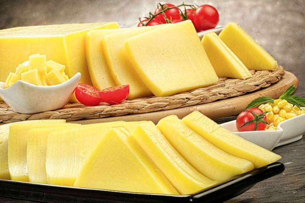 للحامل.. أطعمة ممنوعة أول ثلاثة أشهر أبرزها الأجبان الصفراء