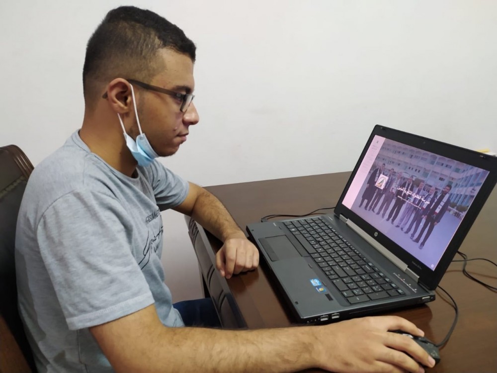 طالب ثانوية من الوسطى ينشئ موقعاً الكترونياً لإنجازات و فعاليات المدرسة