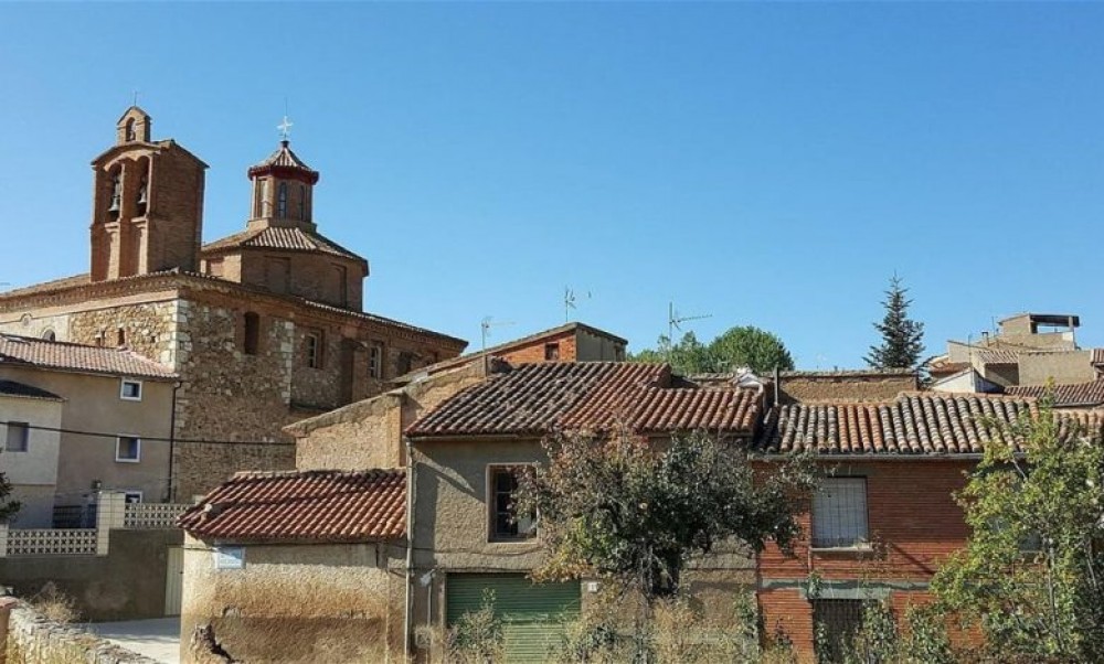 قرية إسبانية تحتفي بأول ولادة منذ 30 عاما