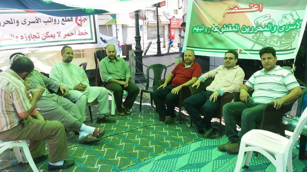 الأسرى داخل خيمة الاعتصام 