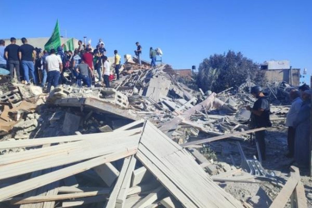 هدم الاحتلال منزلي عائلتي منفذي عملية  أرئيل  ا