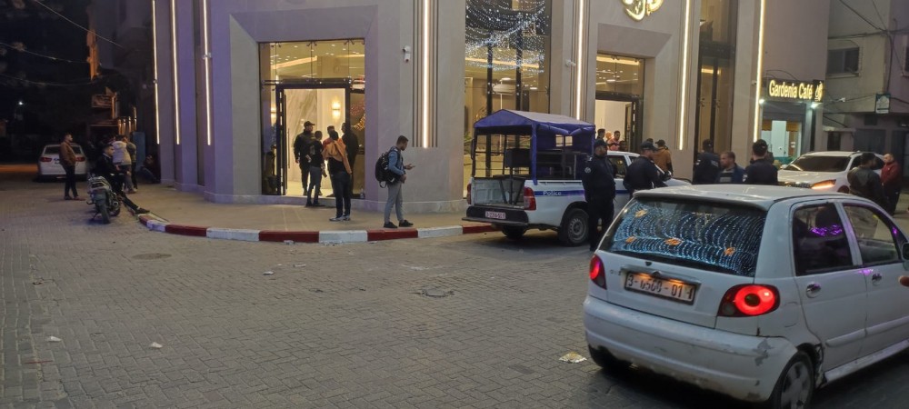 عمل خانيونس تباشر التحقيق بحريق مصنع حلويات