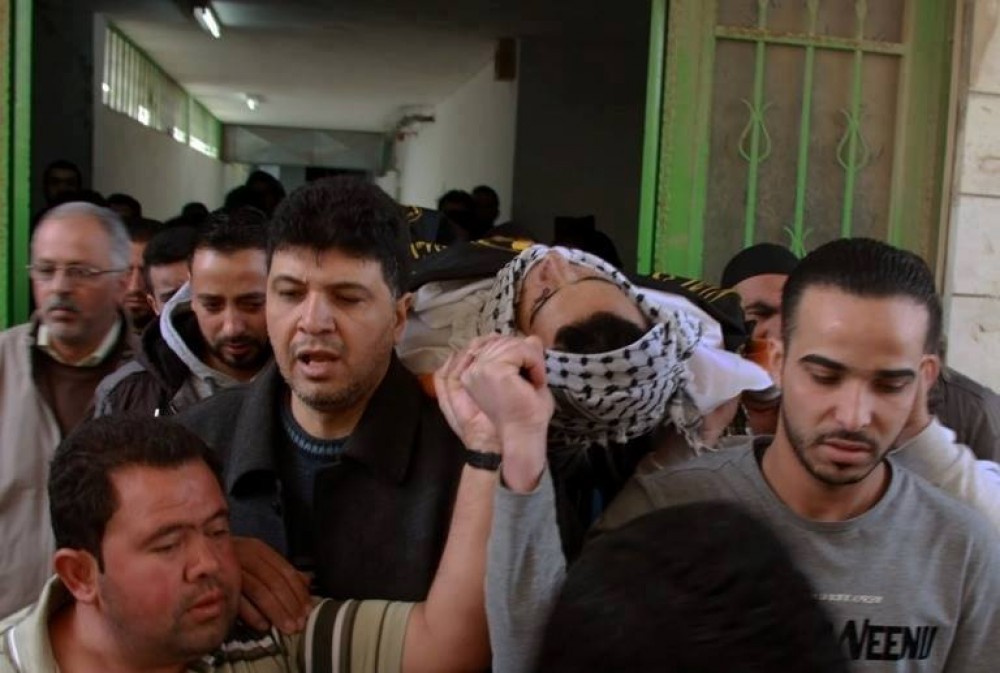 جماهير الخليل تشيع جثمان الشهيد ابو فنونة