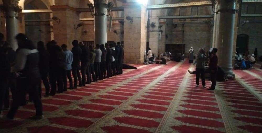 معتكفون داخل المسجد الأقصى