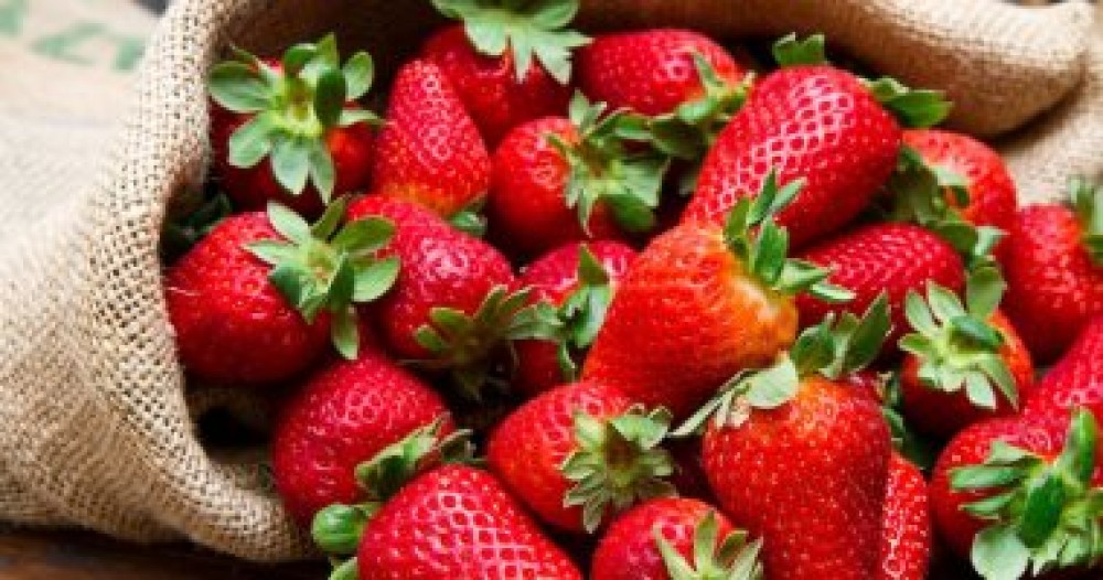 هل الفراولة جيدة لتبييض الأسنان؟