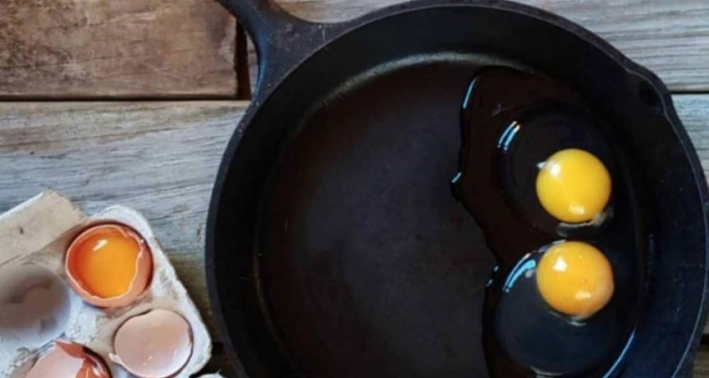 منذ سنوات ونحن نقلي البيض بشكل خاطئ