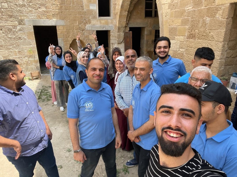 بيتكم عامر وحكاوي غزة تنفذان حملة تطوعية لتنظيف المدرسة الكاملية