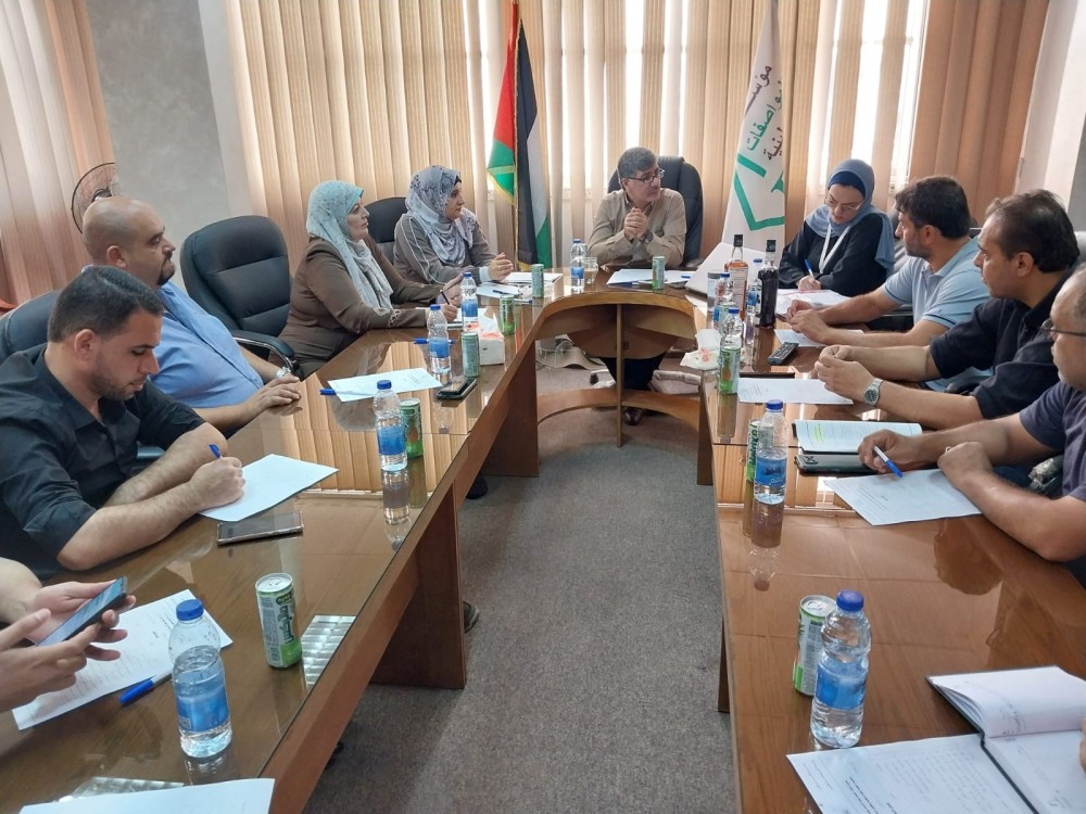  لجنة الرقابة على الغذاء تناقش سلامة مطاعم الشاورما والأغذية الموجهة للأطفال