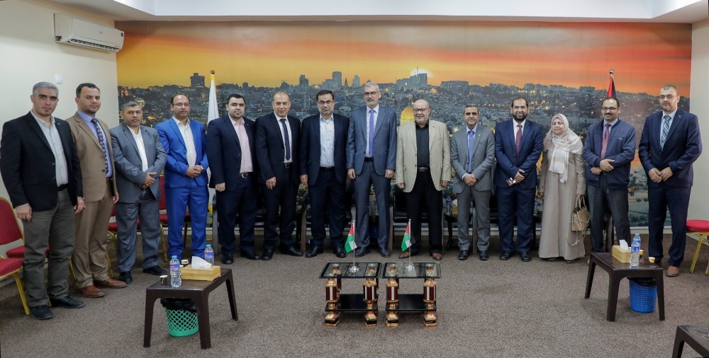 الأشغال تُنظّم زيارة معايدة لمتابعة العمل الحكومي
