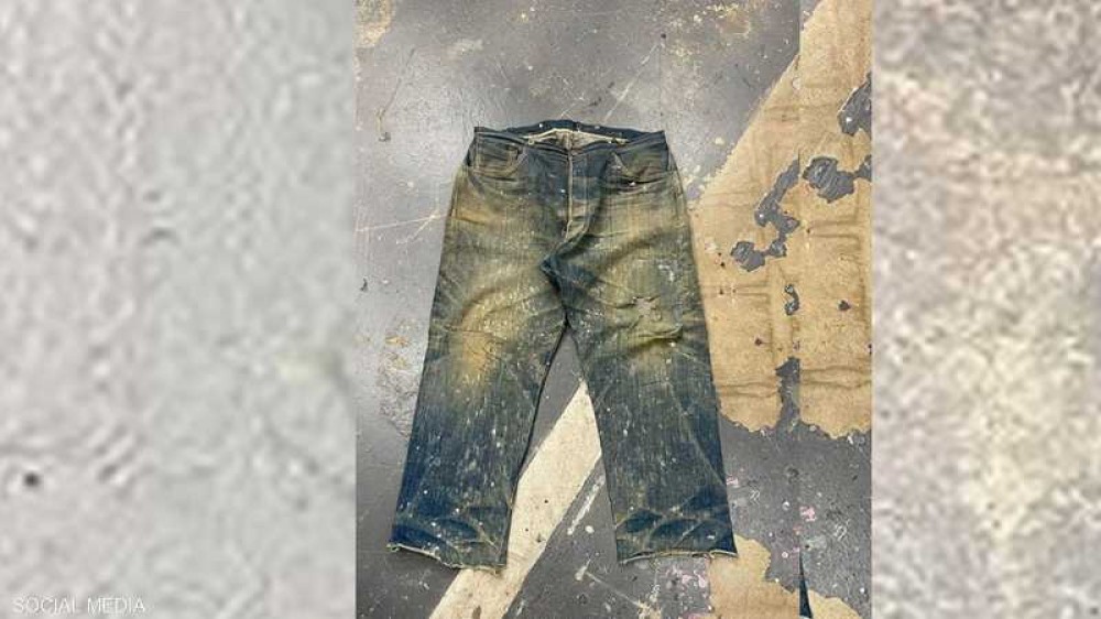  بيع جينز عمره أكثر من 140 عاما مقابل رقم 