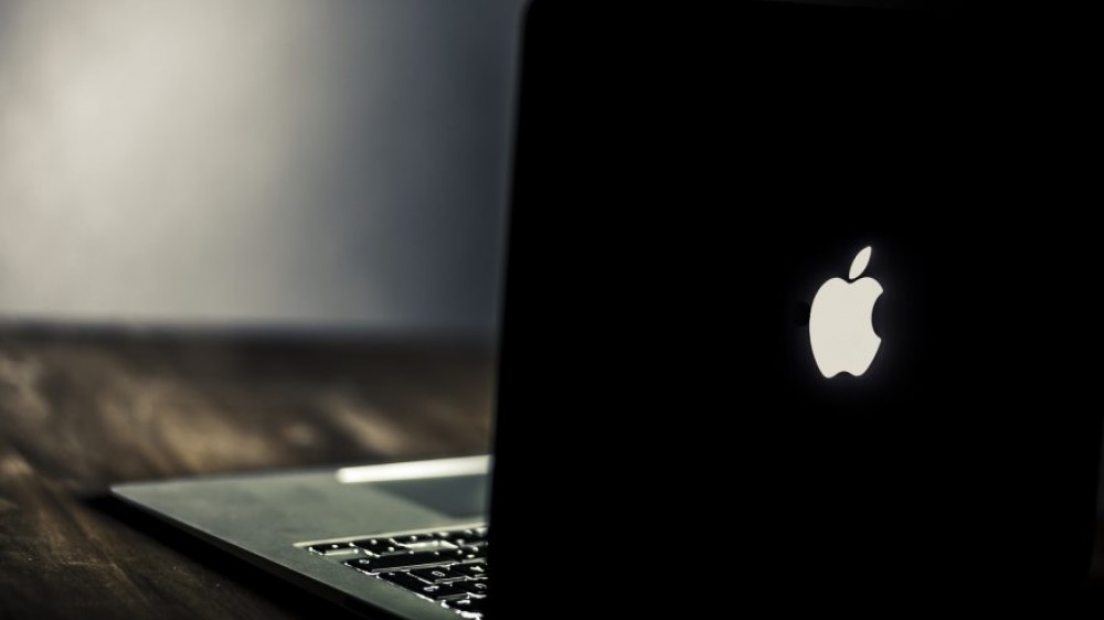 ماك بوك برو نسخة 2016 تُظهر امتلاكه 4 منافذ USB-C