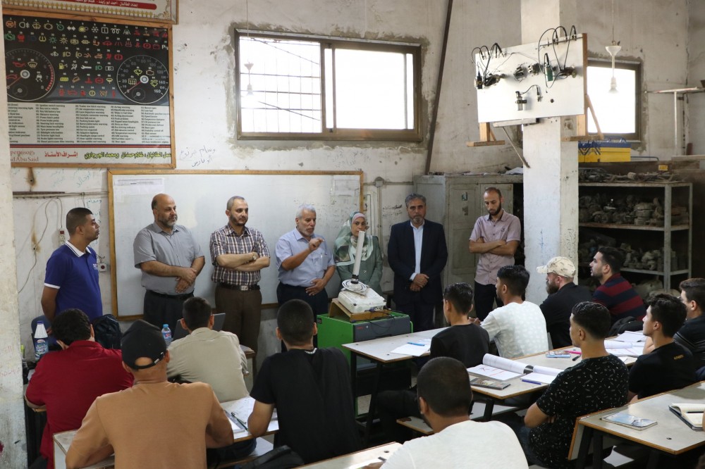  العمل يتفقد العملية التدريبية في مركز الإمام الشافعي
