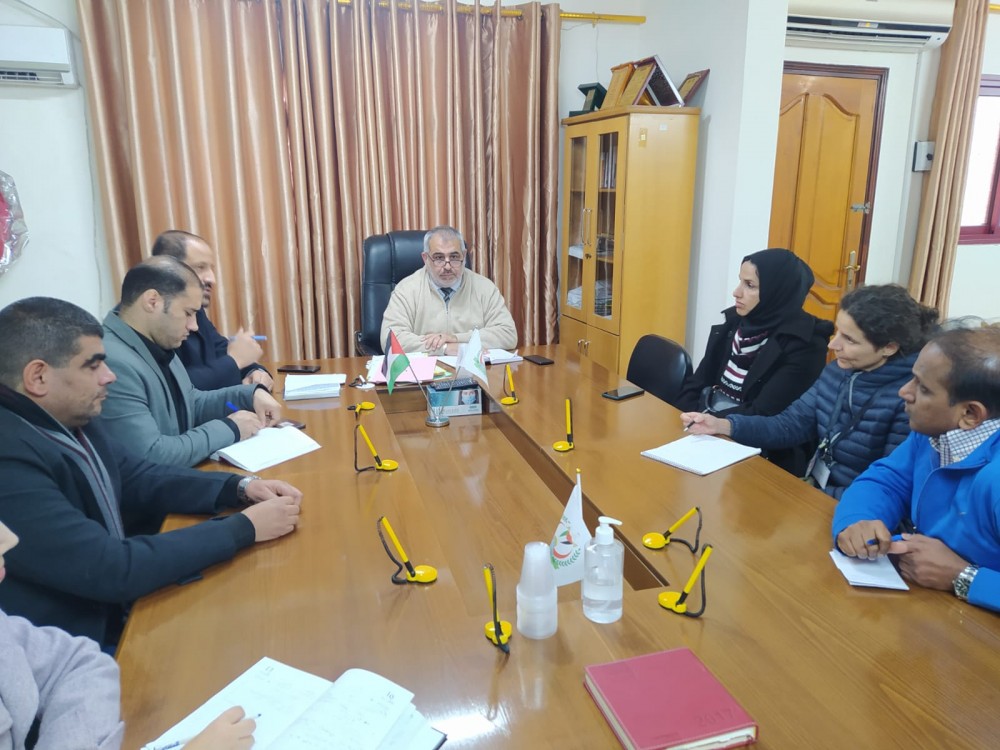 مدير عام التمريض يناقش تدريب طاقم تمريض الطوارئ بمجمع الشفاء