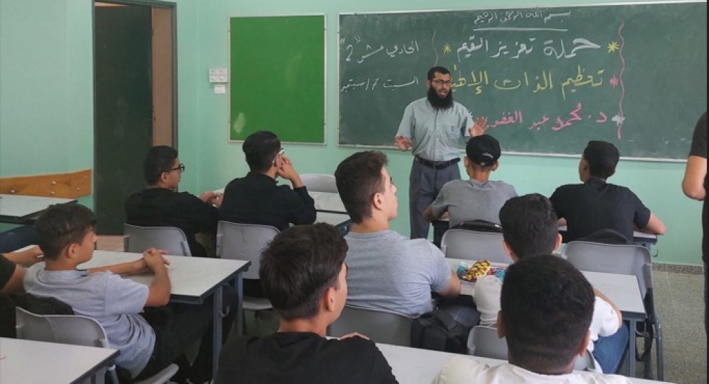 أوقاف خان يونس تُنفذ سلسلة من الملتقيات الدعوية بمدارس المحافظة