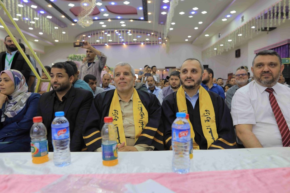 تخرج متدربي مركز مهني دير البلح