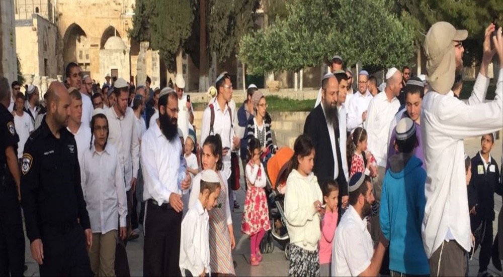 مئات-الآلاف-من-المستوطنين-يقتحمون-المسجد-الأقصى-المبارك