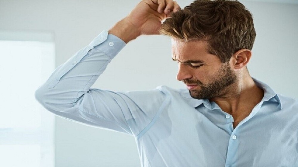 رائحة الجسم الكريهة قد تكون عارضا لأربعة أمراض مهددة للحياة