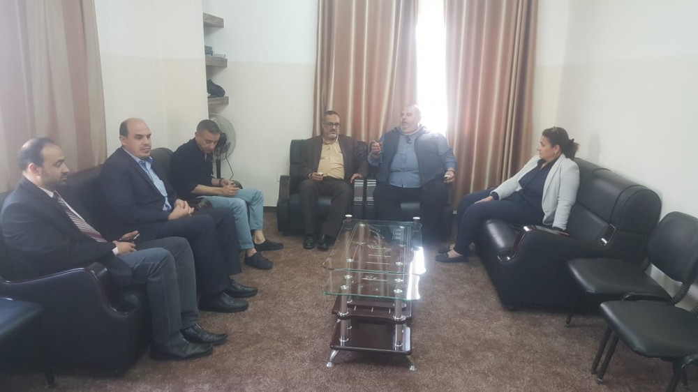  العمل و هيئة المطاعم والفنادق يناقشان تعزيز صمود العمال في القطاعات المتضررة