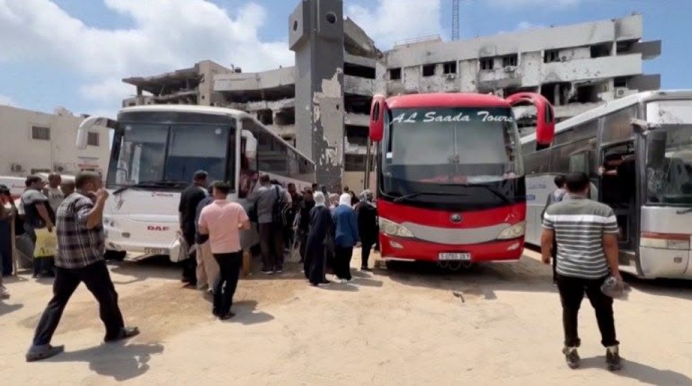 نقابة شركات الباصات بغزة تعلن التوجه نحو تعليق نقل الكوادر الطبية