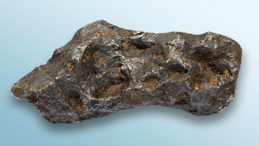 نيزك غريب يبهر العلماء بعودته إلى الأرض بعد آلاف السنين