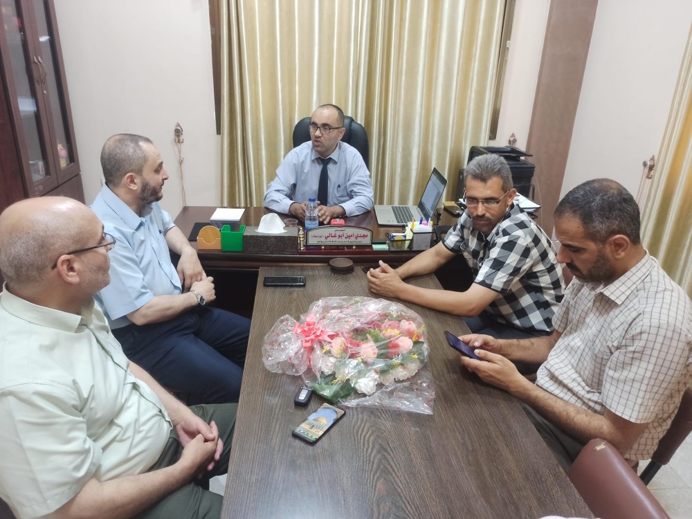 وكيل وزارة العمل يتفقد مديرية عمل خانيونس