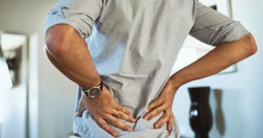 5 خطوات للتخلص من آلام الظهر.. الجراحة الخيار الأخير