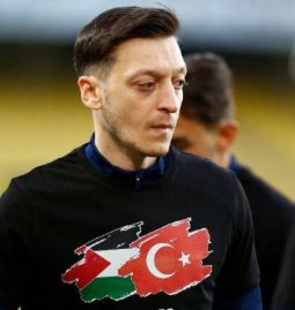 اللاعب السابق في المنتخب الألماني لكرة القدم مسعود أوزيل