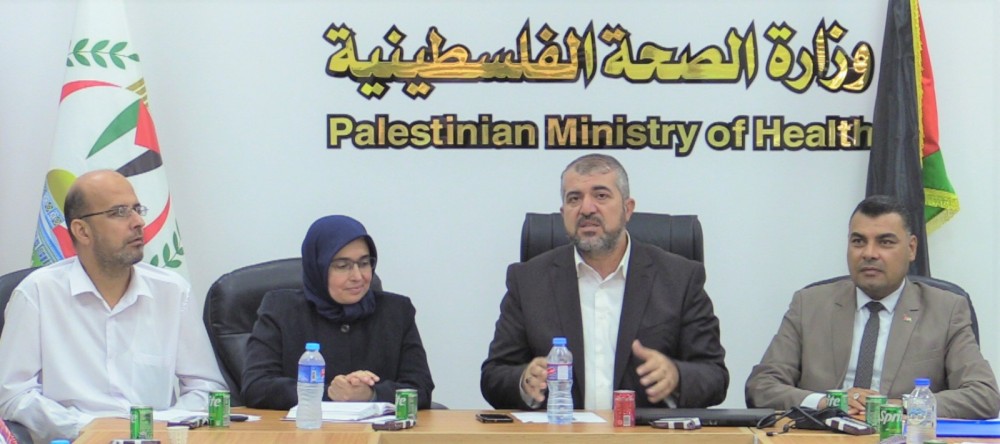 وزارة الصحة تبحث مع المجتمع المحلي تعزيز خدمات الرعاية الصحية شرق غزة