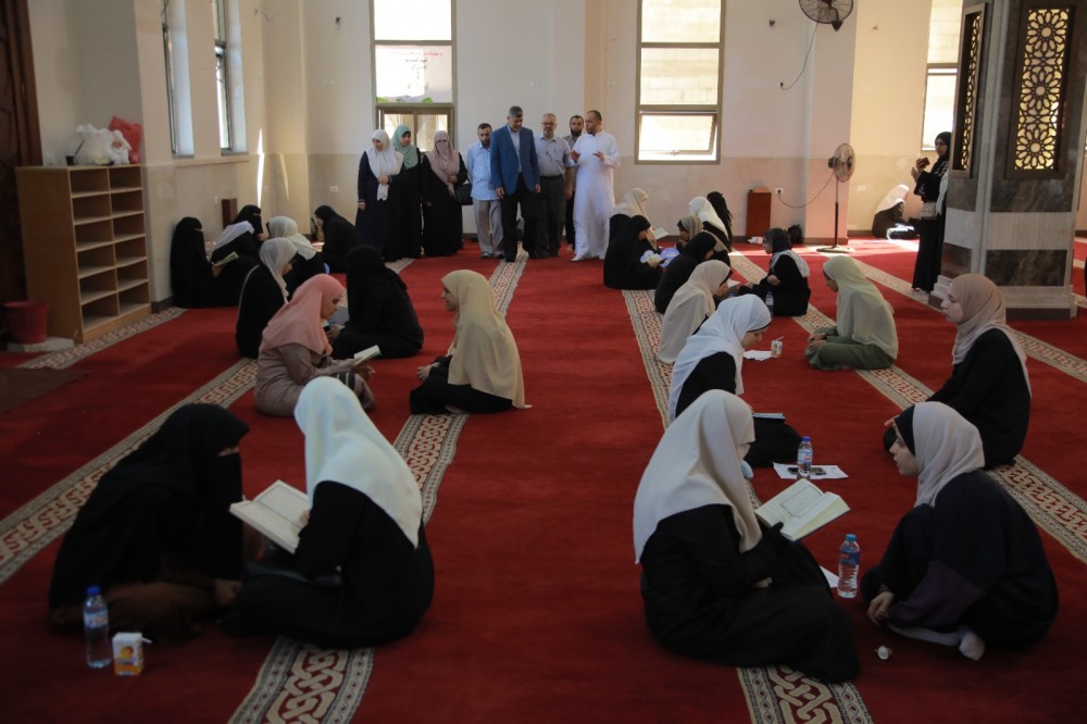 الأوقاف: 259 طالبًا وطالبة يسردون القرآن على جلسة واحدة