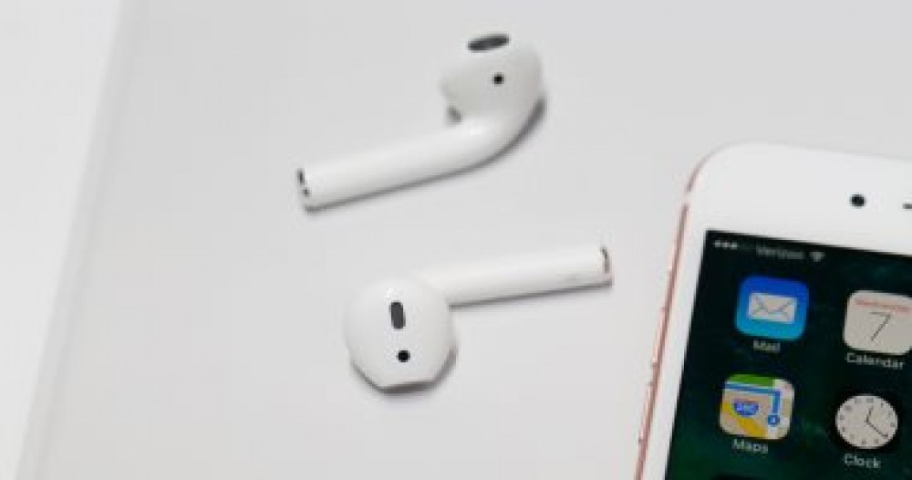 كيف تستخدم سماعتى بلوتوث مع هاتف أيفون واحد؟