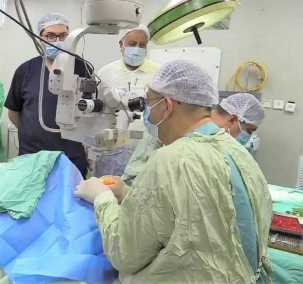 الصحة: إجراء زراعة قرنية لمريض ستيني يعاني من مشاكل معقدة