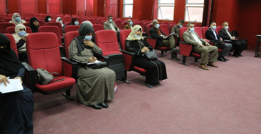  تعليم خان يونس يطلق مبادرة لتوفير بطاقات التعلم الذاتي للطلبة