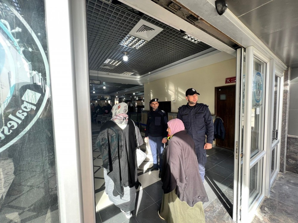 مع 3