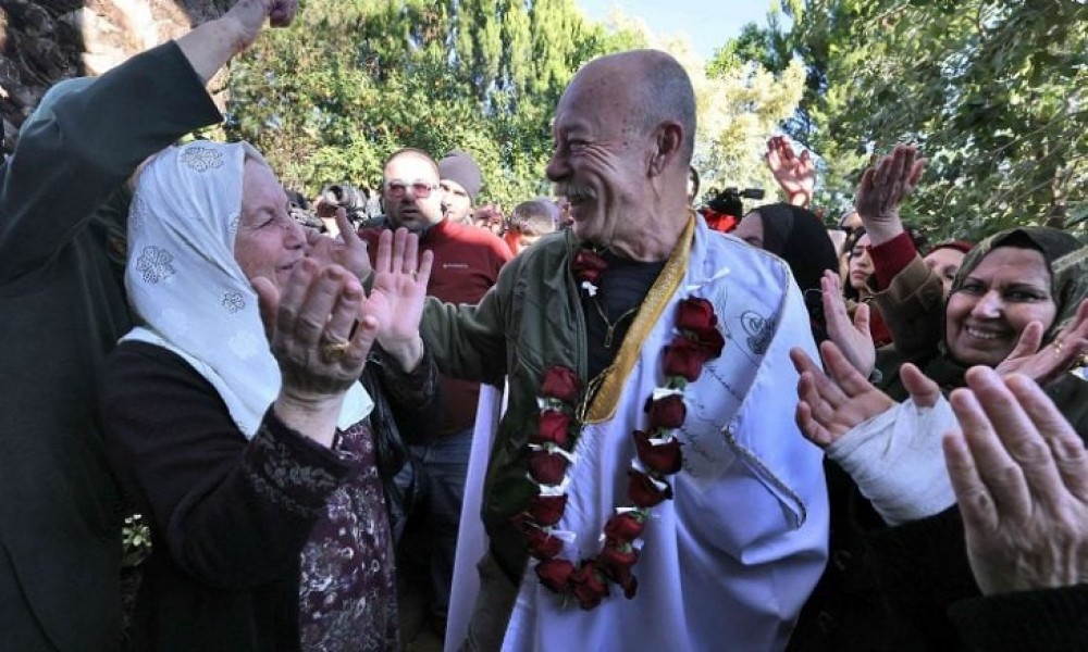 لحظات الإفراج عن الأسير ماهر يونس