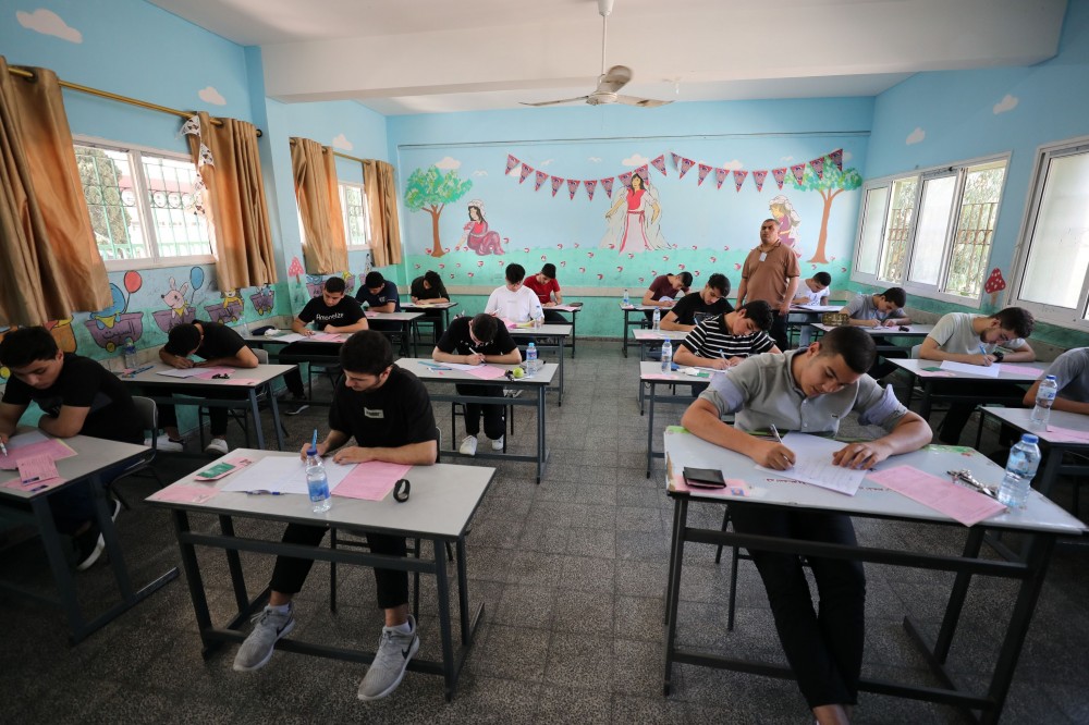 جانب من تقديم الطلبة لامتحان اليوم 