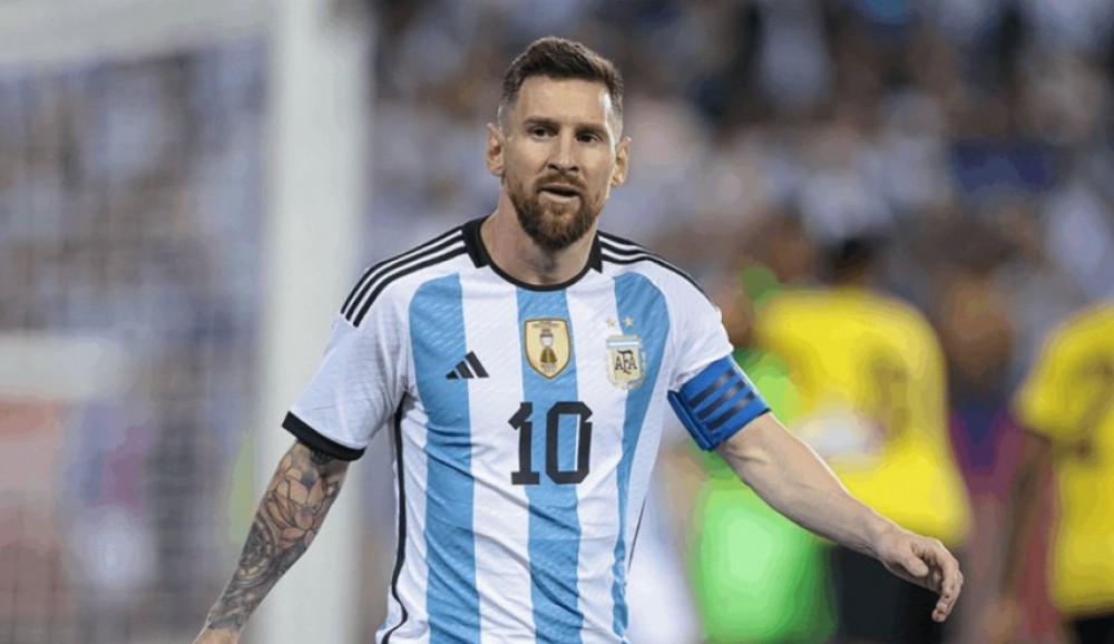 الهلال السعودي يقدم عرضا رسميا خياليا لخطف ميسي!