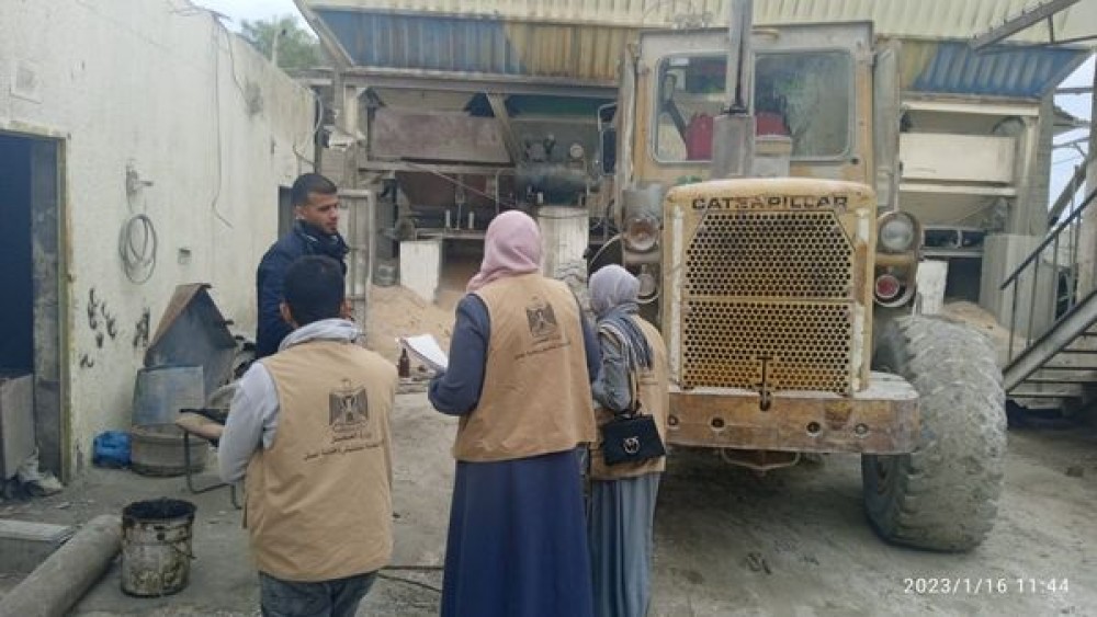 العمل: تفتيش رفح ينفذ عدة زيارات ميدانية للمنشآت الاقتصادية