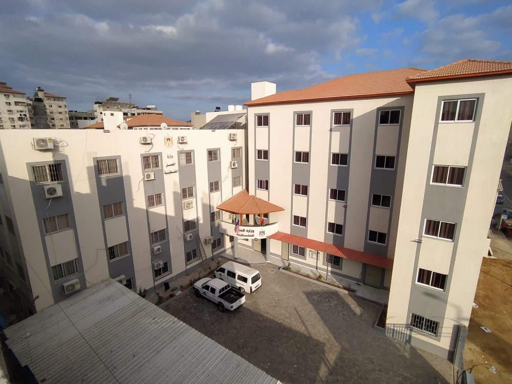 الأشغال تتابع تصميم وطرح العطاءات والإشراف على المشاريع الحكومية