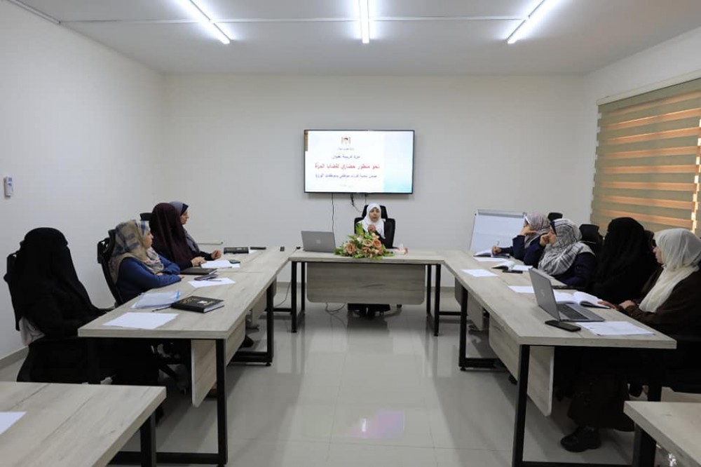شؤون المرأة تنظم دورة تدريبية بعنوان نحو منظور حضاري لفضايا المرأة