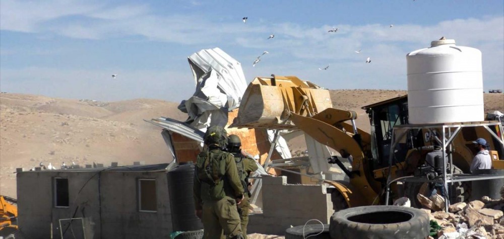 هدم الاحتلال لمدارس ومنازل الفلسطينيين في مسافر يطا
