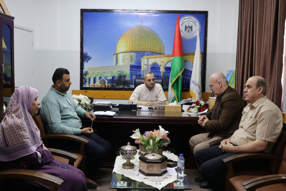 الغصين يستقبل وفد لجنة الوقاية من الإدمان والمؤثرات العقلية