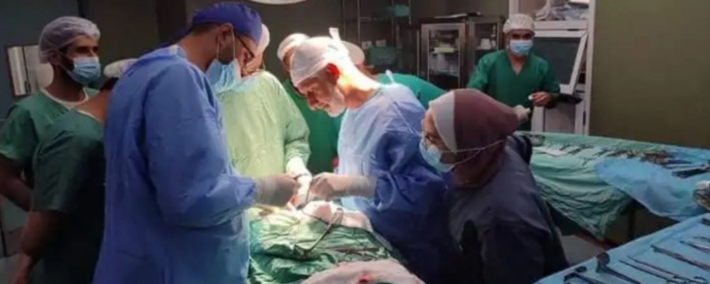 مجمع الشفاء يستقبل وفداً بريطانياً  متخصصاً بجراحة الجهاز الهضمي