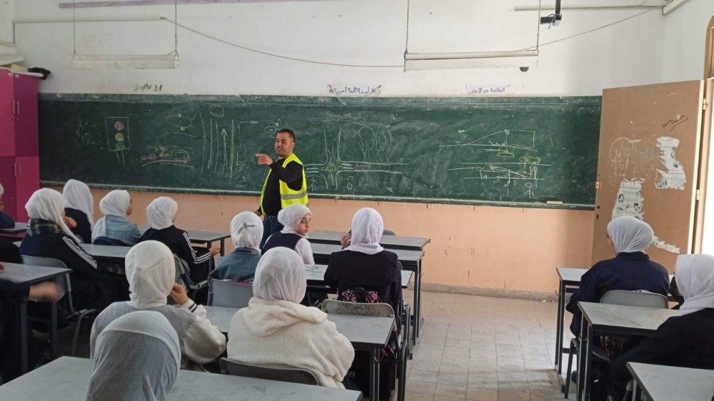 جانب من برامج التوعية لطلبة المدارس 