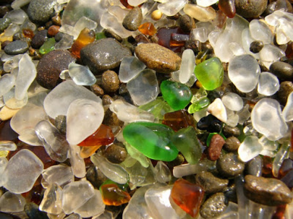 The-Glass-beach-in-Fort-Bragg-California