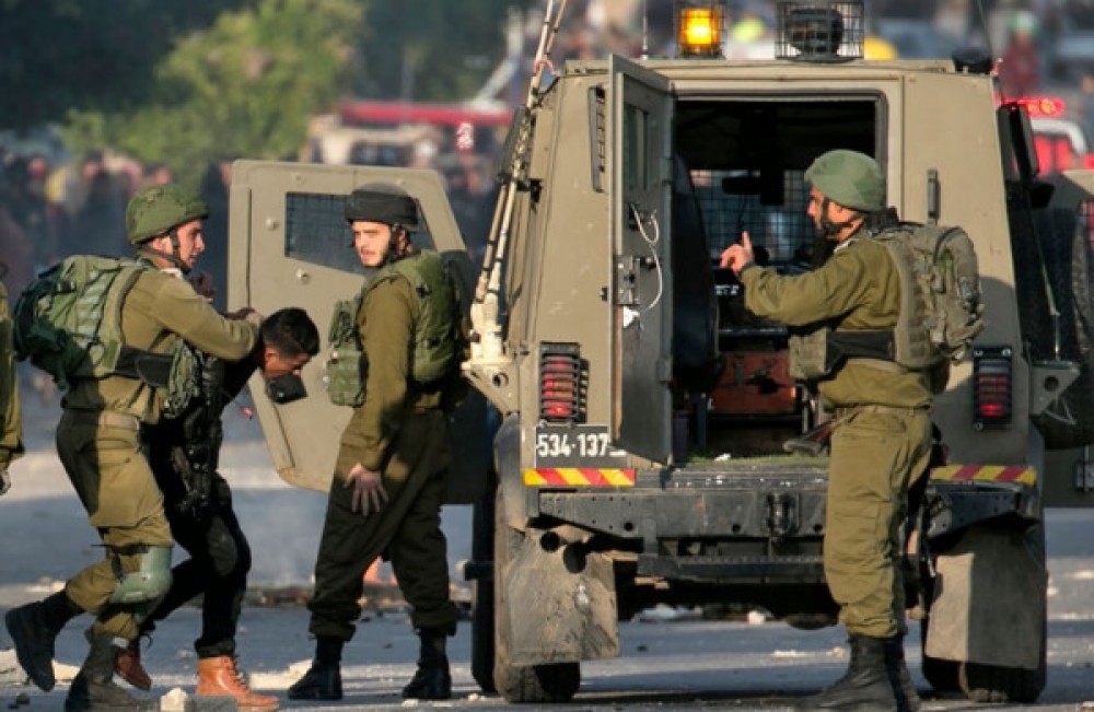 الاحتلال يواصل قمع الفلسطينيين والتضيق عليهم بالضفة الغربية