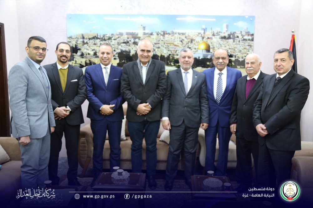 النائب العام يلتقي بوفد من الهيئة المستقلة لحقوق الإنسان