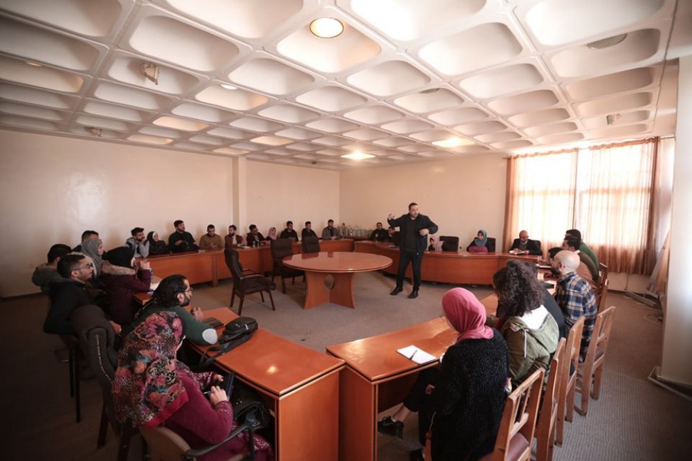 بلدية غزة تعقد لقاًء توعوياً لتعزيز المشاركة المجتمعية في مواجهة كورونا